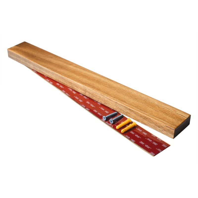 The wooden magnetic knife holder of Magnetar is easily mounted on a wall