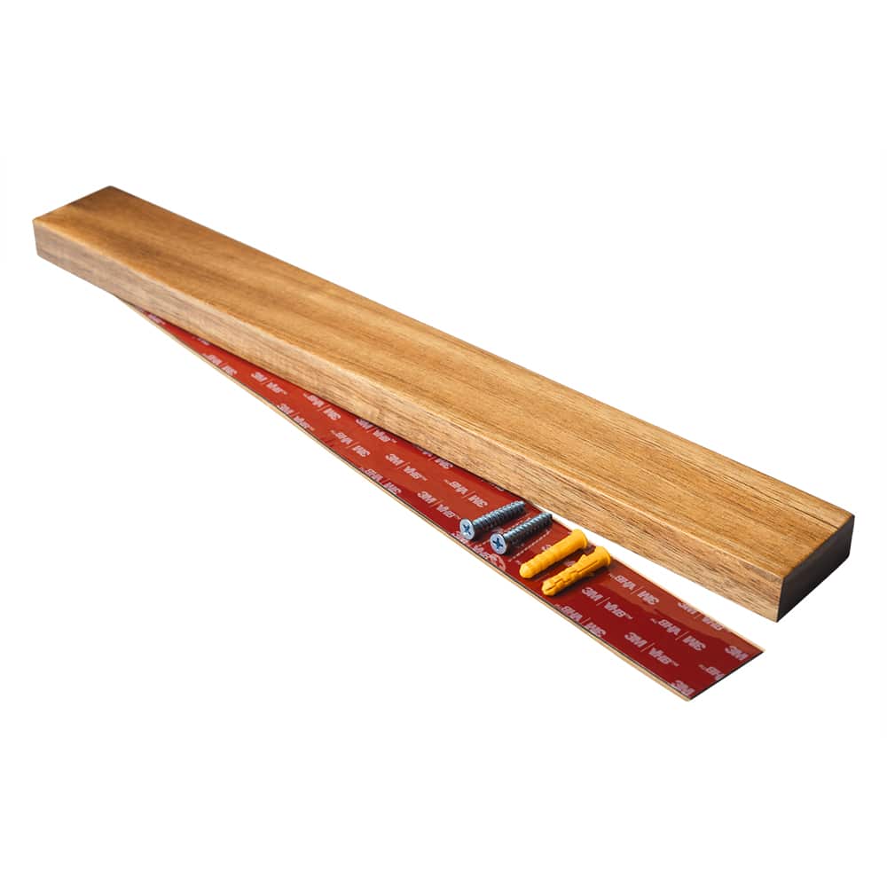 The wooden magnetic knife holder of Magnetar is easily mounted on a wall
