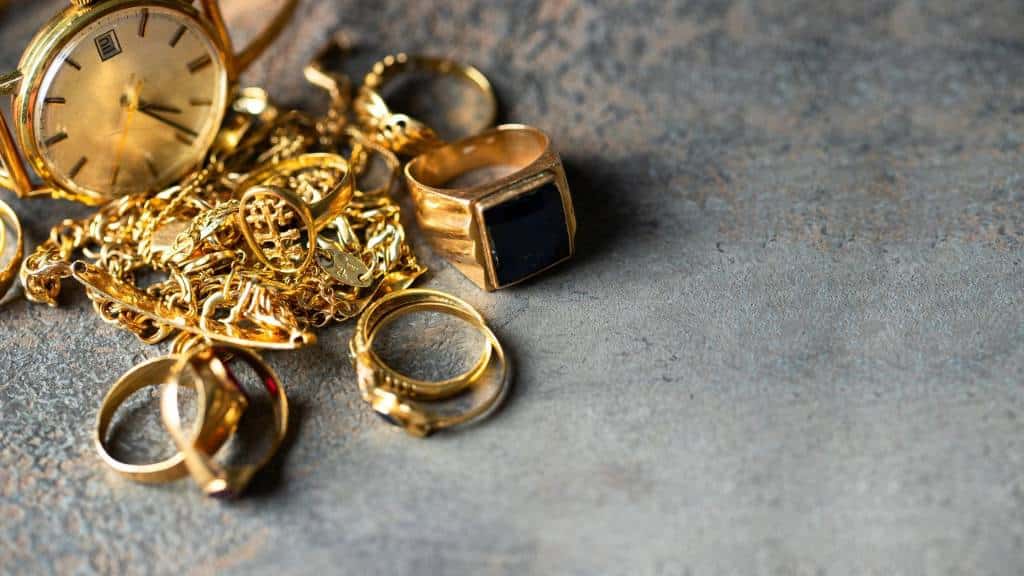 Gold hunting with a magnet is possible in some cases