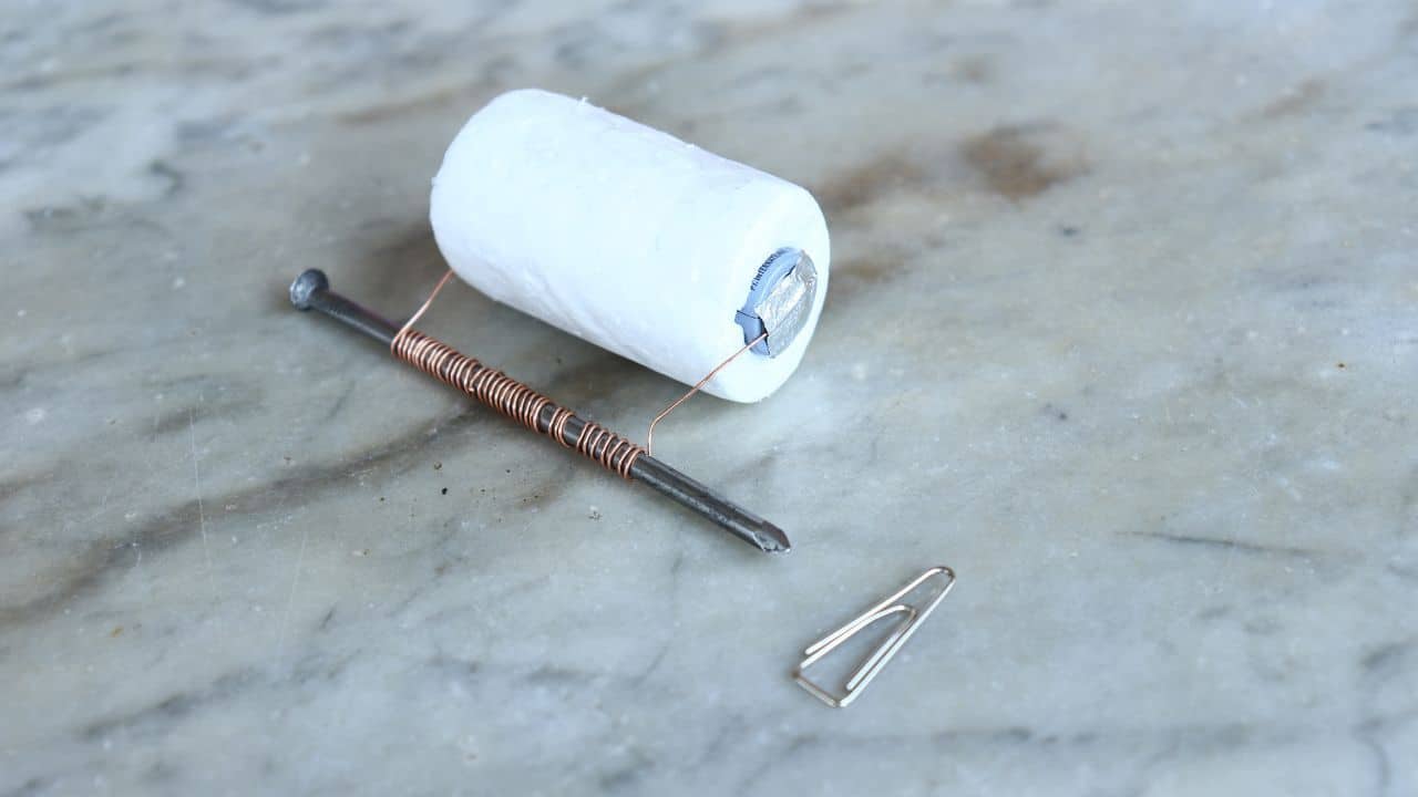 How to make a magnet? Magnetar explains how to make a magnet with a few simple objects.